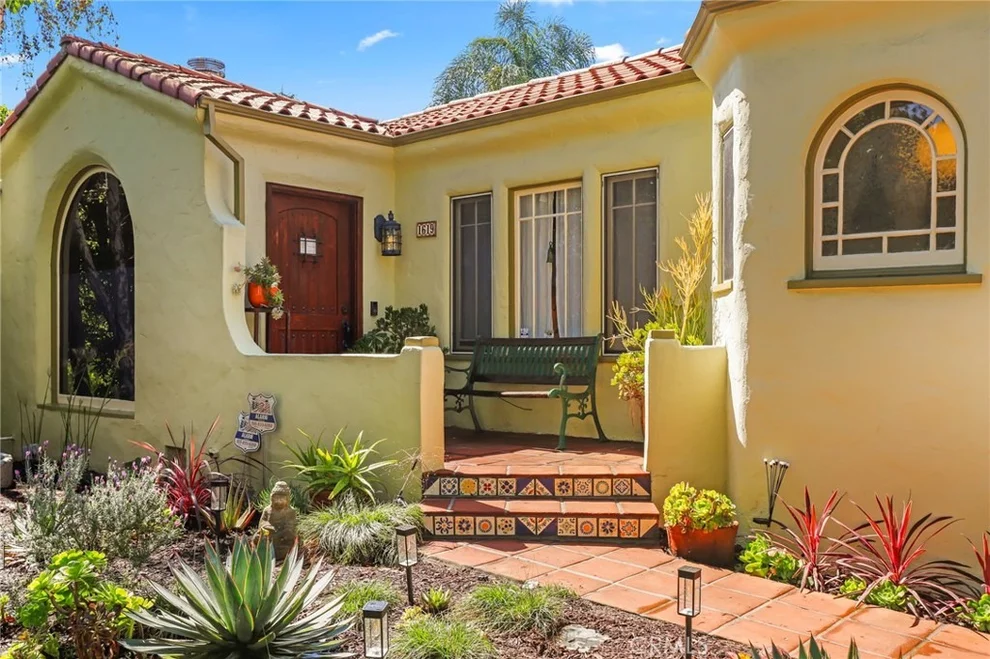 Unit for sale at 1619 S Curson, Los Angeles, CA 90019