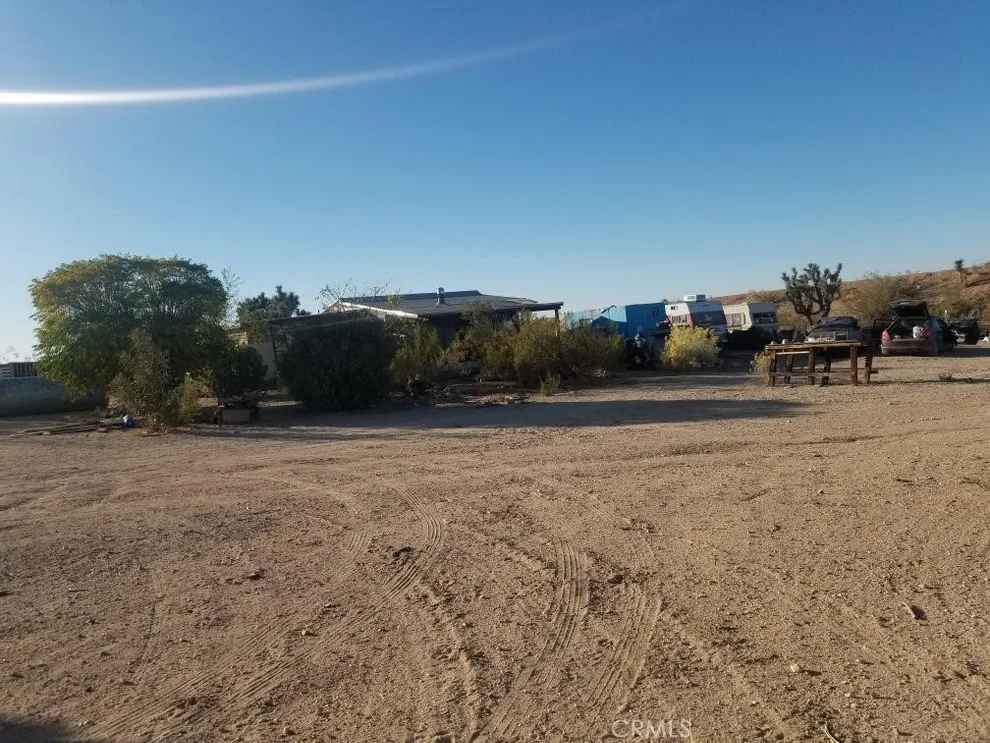 Unit for sale at 18501 Fort Tejon Road, Llano, CA 93544