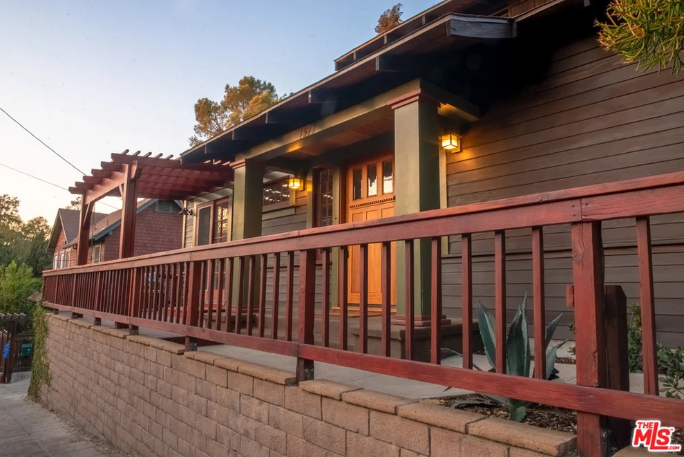 Unit for sale at 1571 Altivo Way, Los Angeles, CA 90026