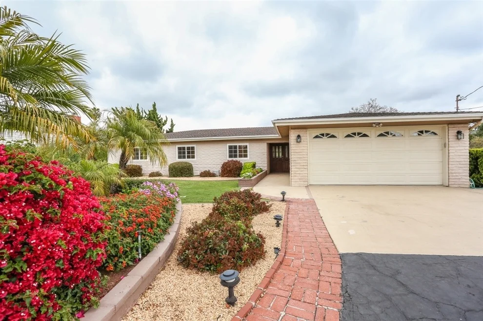 Unit for sale at 330 Zada Lane, Vista, CA 92084