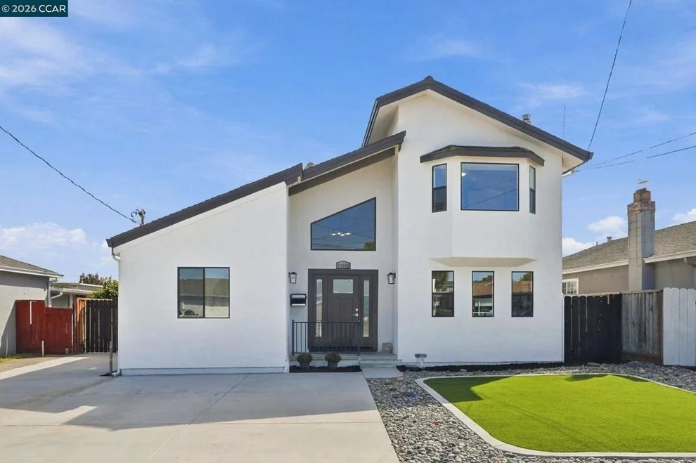 Unit for sale at 15326 Farnsworth St, San Leandro, CA 94579