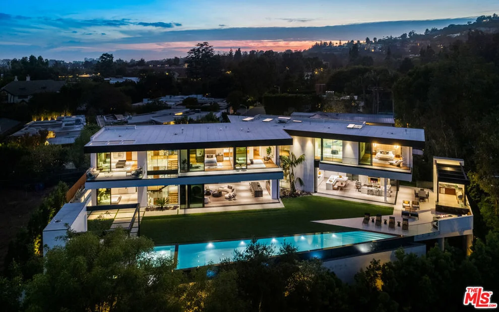 Unit for sale at 1130 Angelo Drive, Beverly Hills, CA 90210