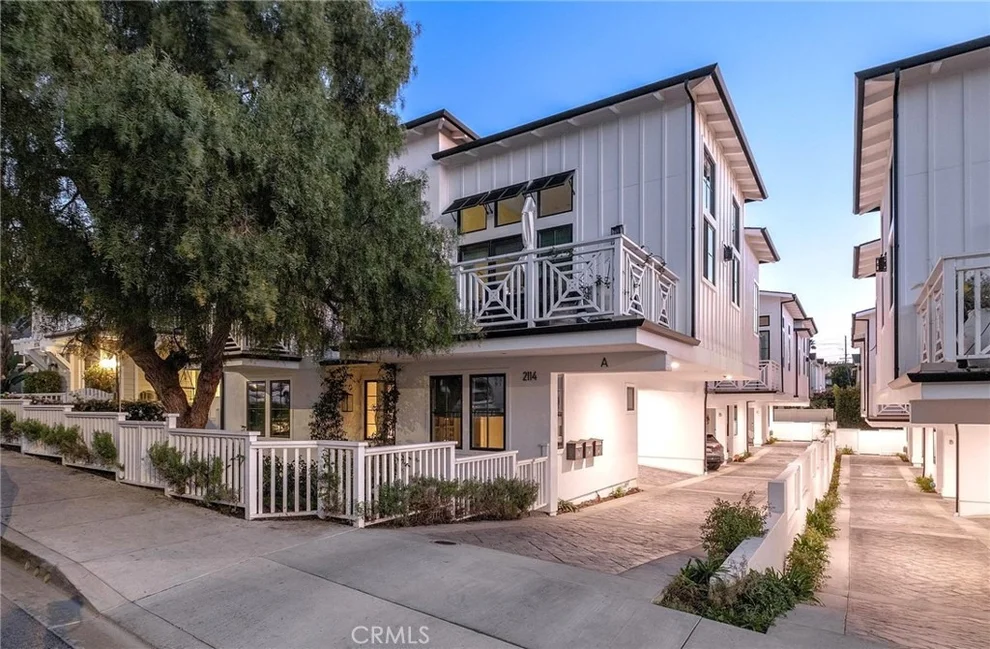 Unit for sale at 2114 Carnegie Lane, Redondo Beach, CA 90278