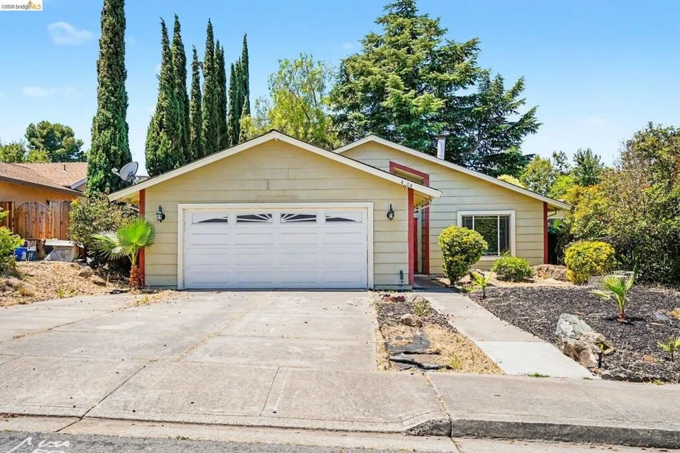Unit for sale at 4004 S Royal Links Cir, Antioch, CA 94509