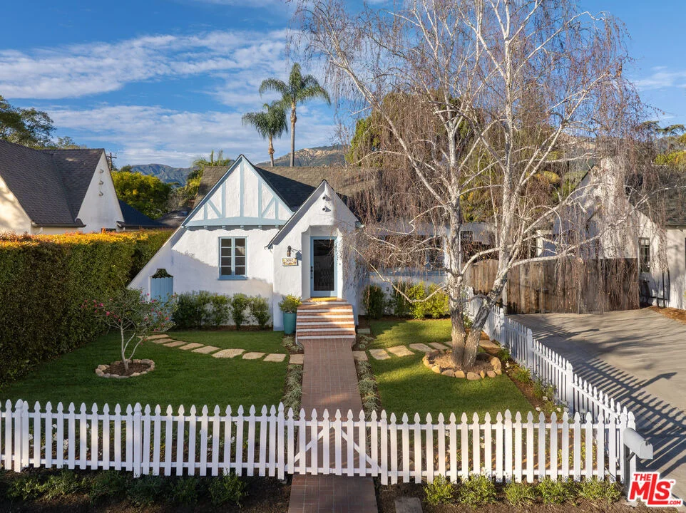 Unit for sale at 3092 Calle Rosales, Santa Barbara, CA 93105
