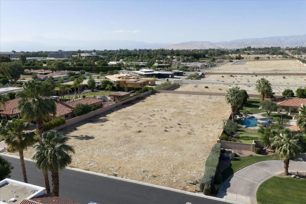 Unit for sale at 2 Carrera Place, Rancho Mirage, CA 92270