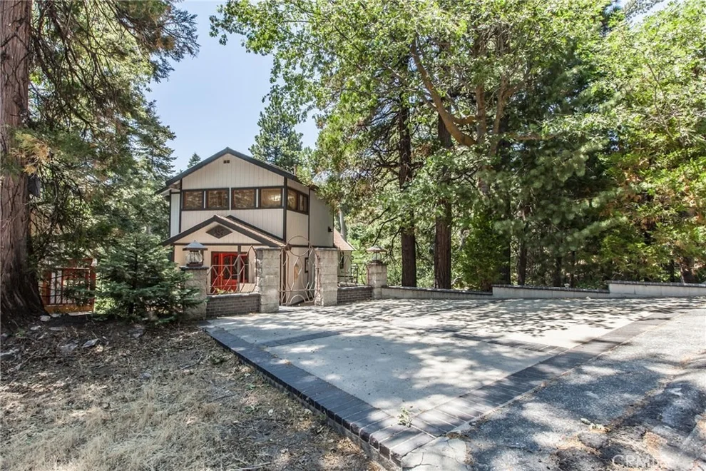Unit for sale at 387 Cedarbrook Drive, Twin Peaks, CA 92391