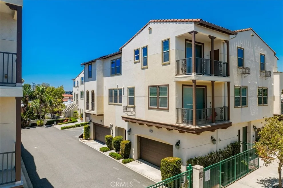 Unit for sale at 1845 Orizaba Avenue, Signal Hill, CA 90755