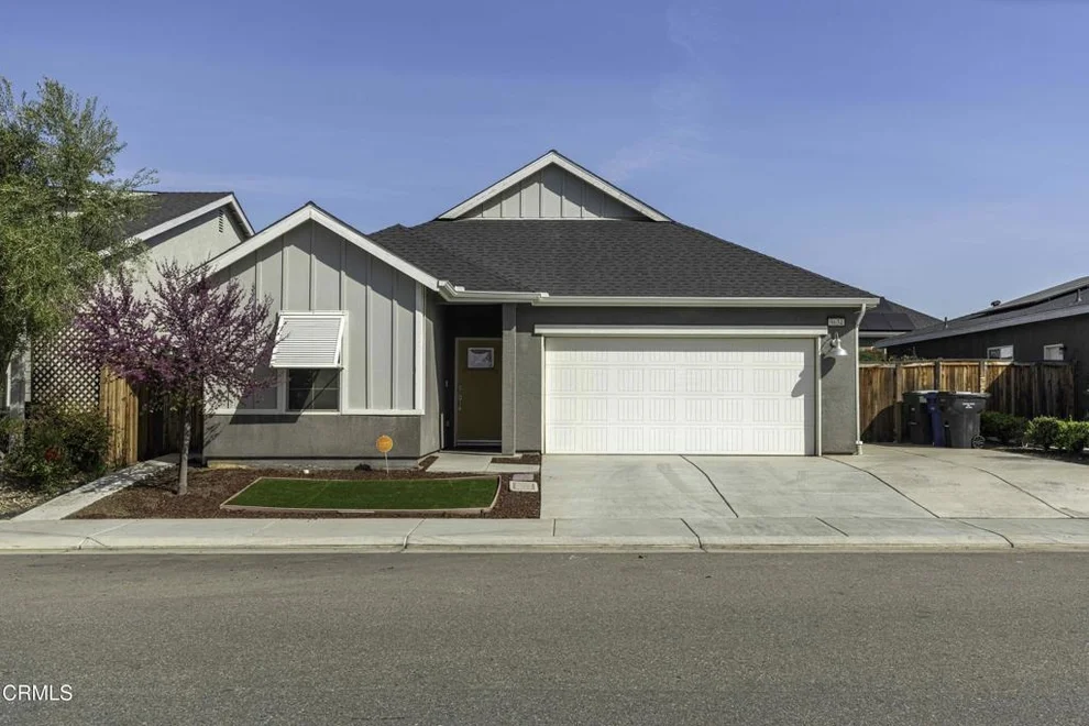 Unit for sale at 9634 Silver Falls Lane, Shafter, CA 93263