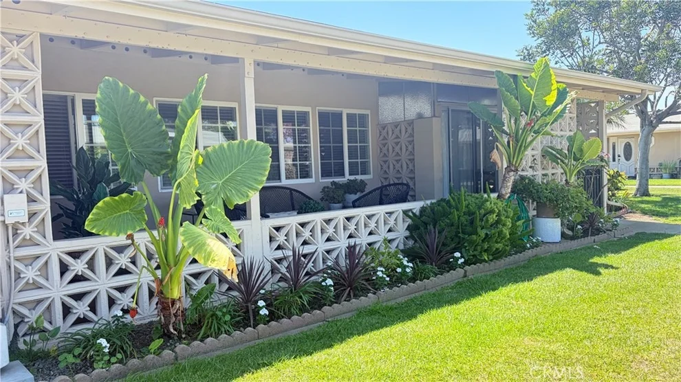 Unit for sale at 1720 Interlachen Rd., M12-41E, Seal Beach, CA 90740