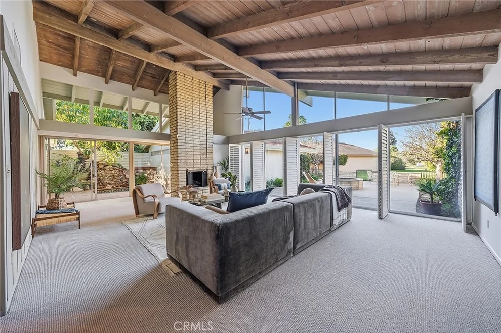 Unit for sale at 4200 N Virginia Vista, Long Beach, CA 90807