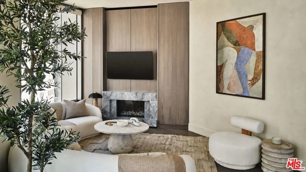 Unit for sale at 211 W Elm Court, Los Angeles, CA 90067
