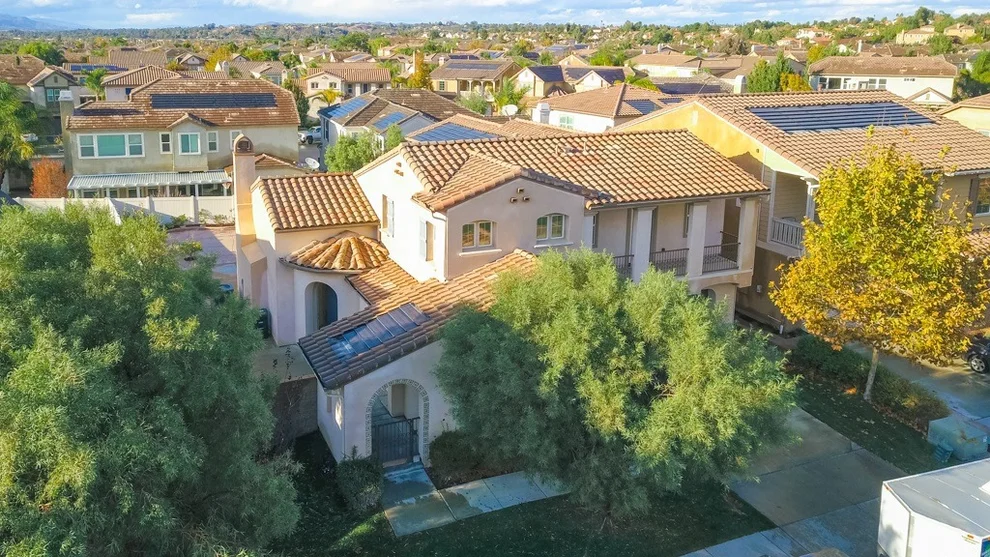 Unit for sale at 32066 Live Oak, Temecula, CA 92592