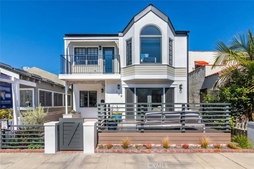 Unit for sale at 159 Syracuse Walk, Long Beach, CA 90803