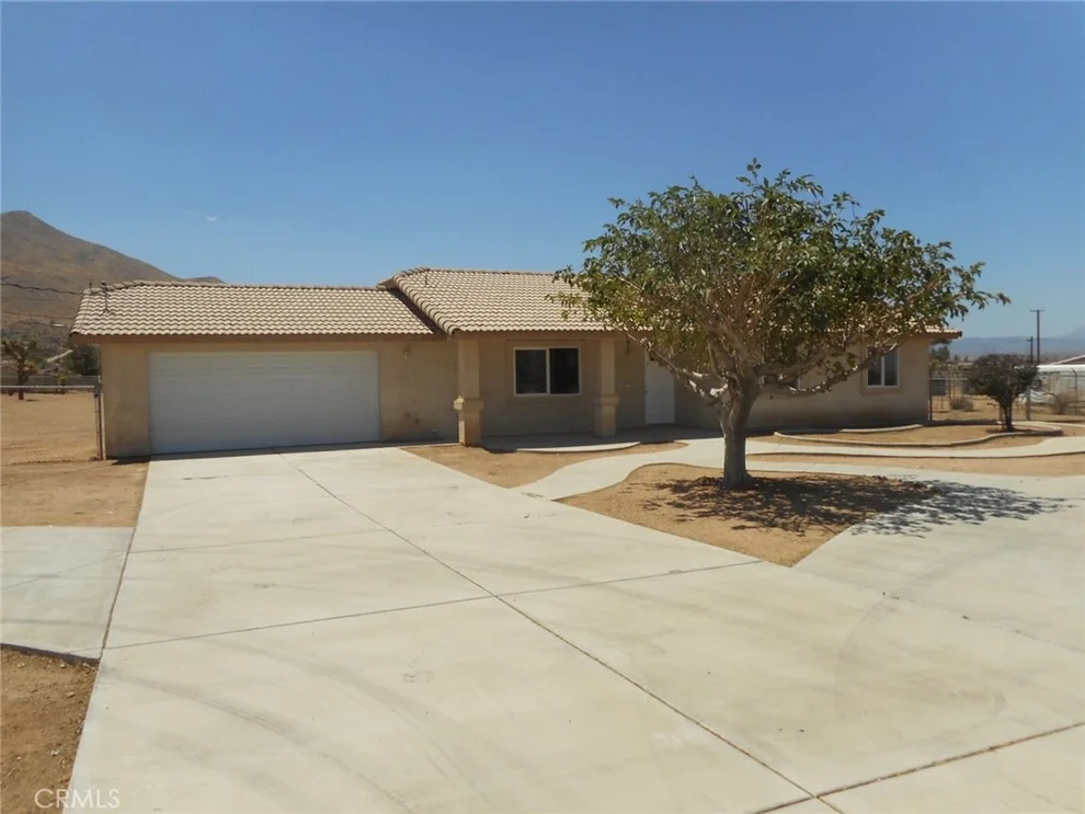 Unit for sale at 21355 Roundup Way, Apple Valley, CA 92308