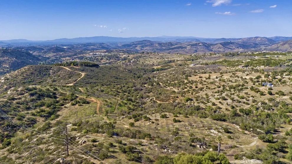 Unit for sale at Mira Grande Ln, Valley Center, CA 92082