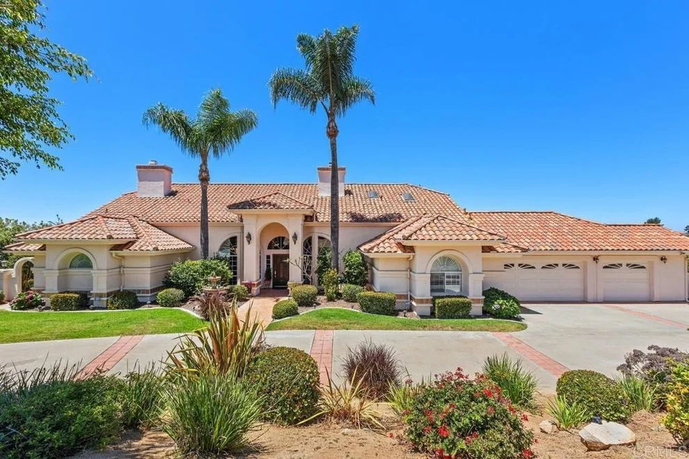 Unit for sale at 2273 Vista Valle Verde Drive, Fallbrook, CA 92028