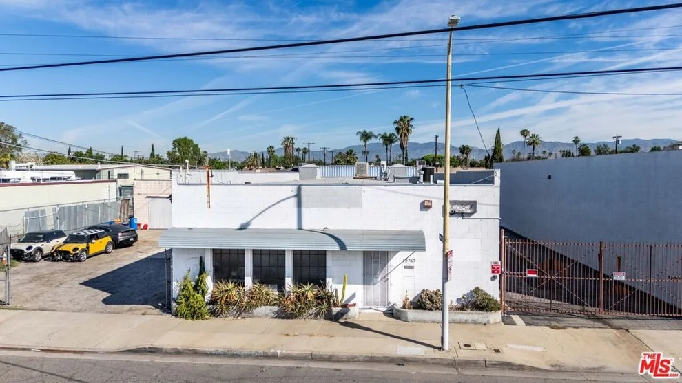 Unit for sale at 12767 Saticoy Street, North Hollywood, CA 91605