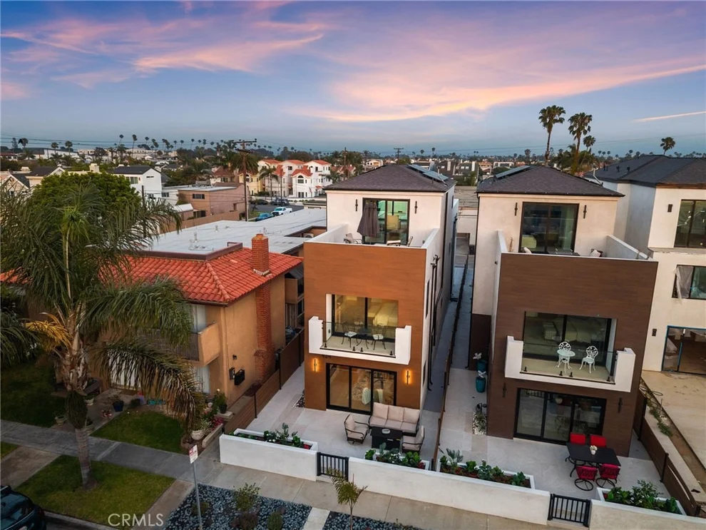 Unit for sale at 424 20th, Huntington Beach, CA 92648