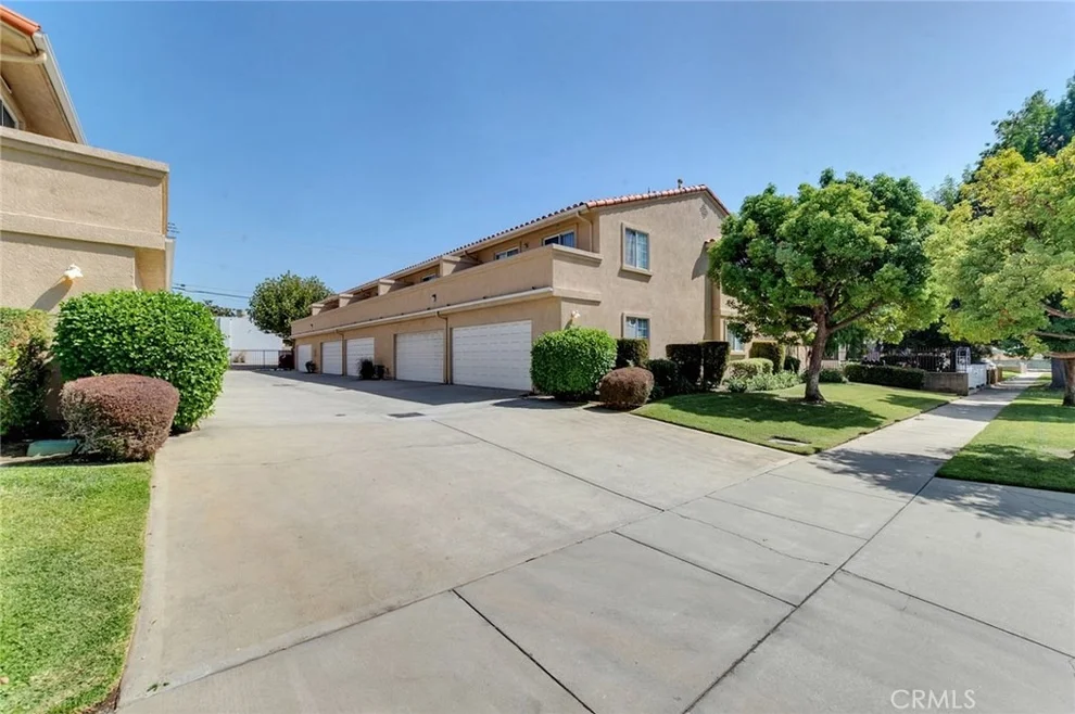 Unit for sale at 128 S Pennsylvania Avenue, Glendora, CA 91741