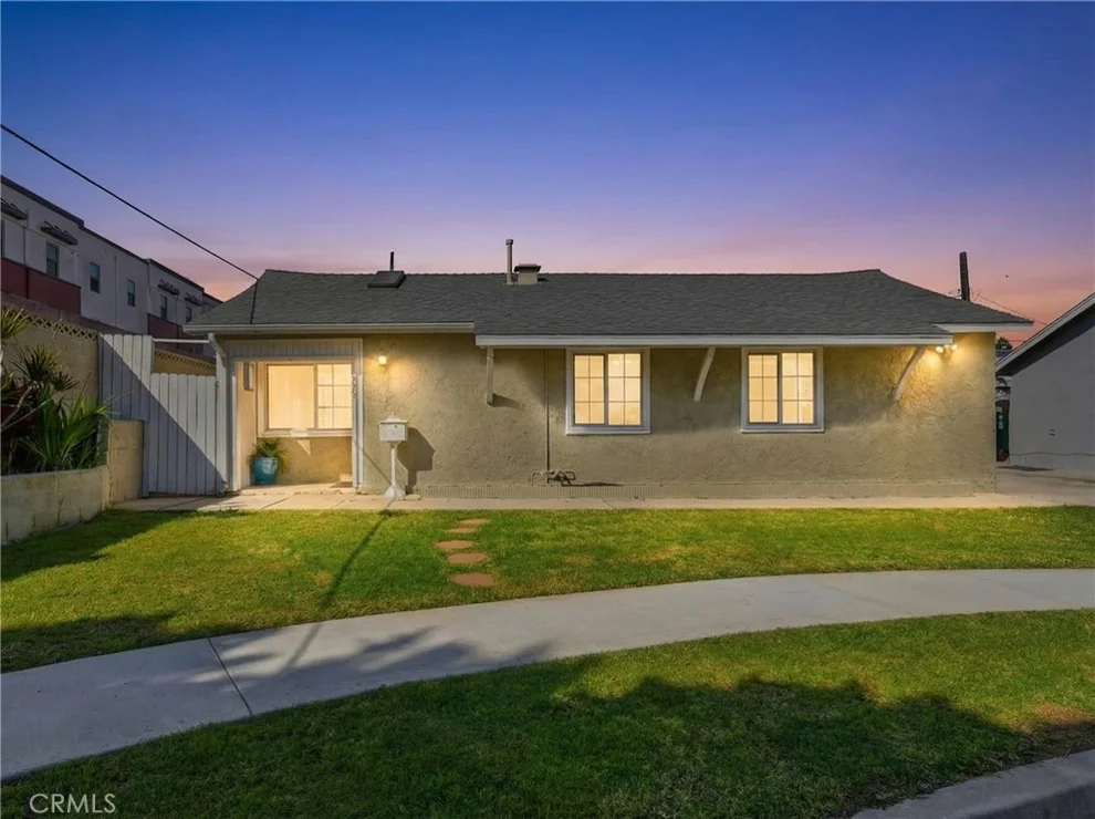Unit for sale at 1425 Seagrove, Wilmington, CA 90744