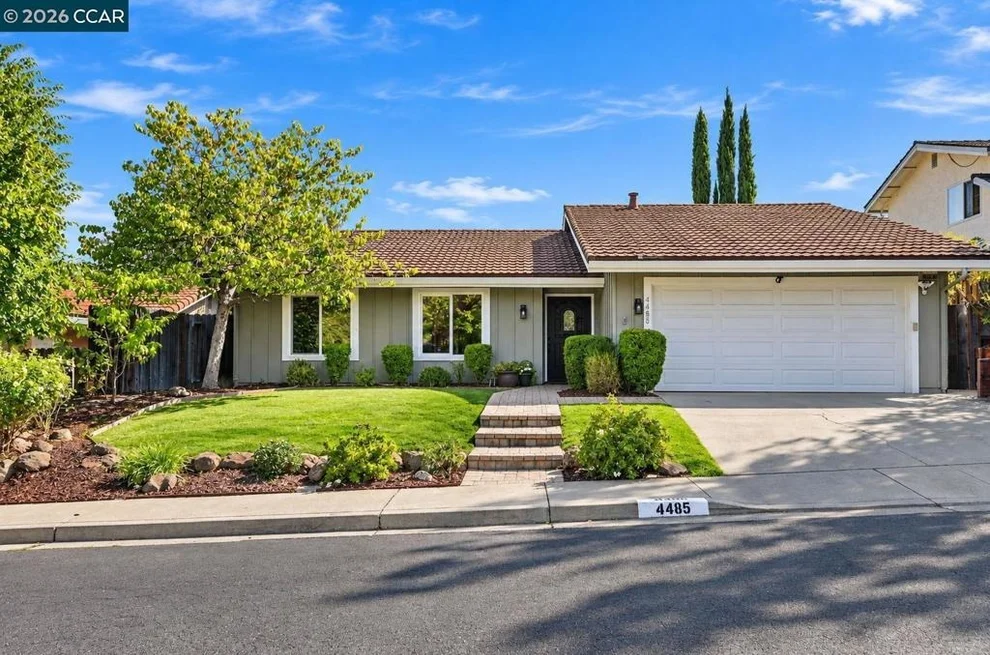 Unit for sale at 4485 Clear Creek Ct, Concord, CA 94521