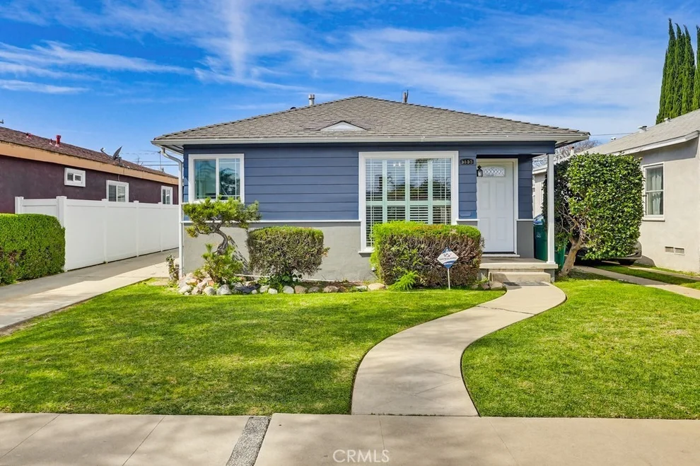 Unit for sale at 3133 Cedar Avenue, Long Beach, CA 90806