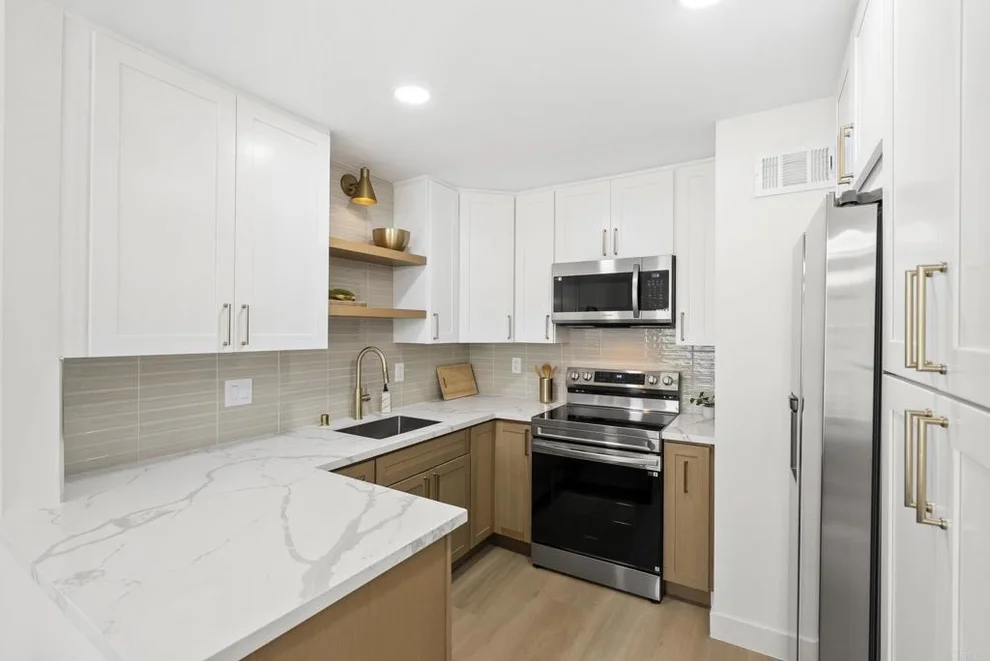 Unit for sale at 2168 Country Place, Escondido, CA 92026