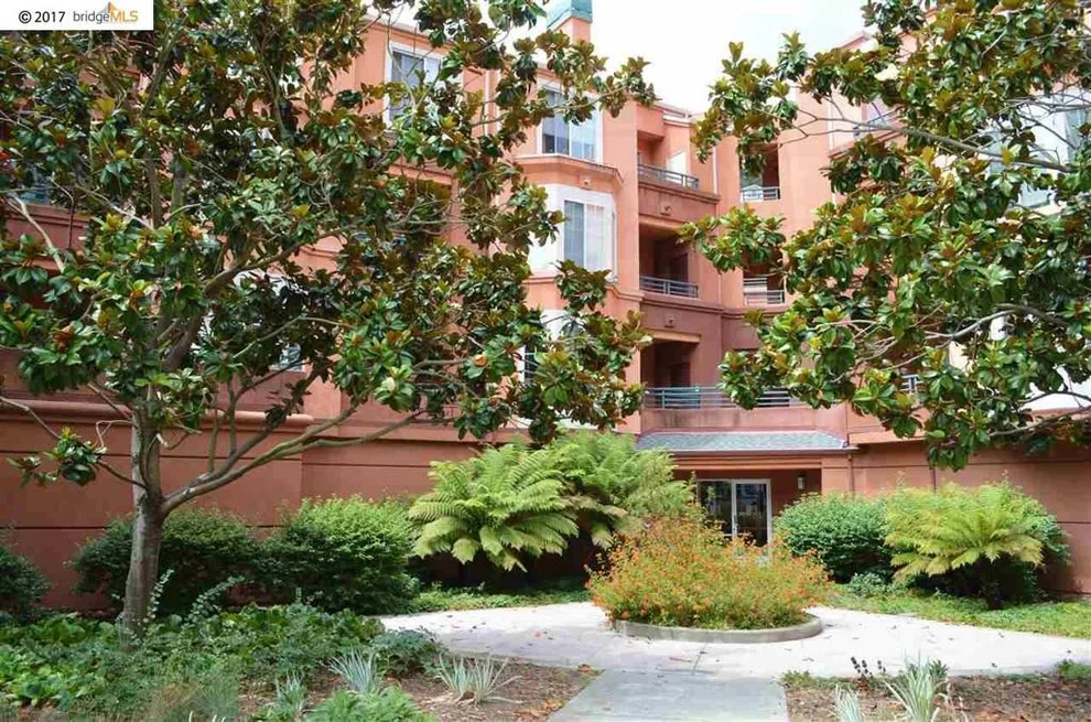 Unit for sale at 280 Caldecott Ln, Oakland, CA 94618