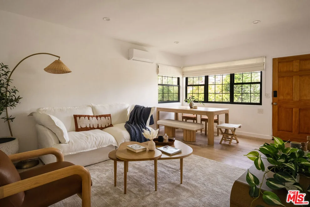 Unit for sale at 207 S Aviation Boulevard, Manhattan Beach, CA 90266