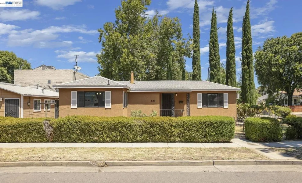 Unit for sale at 505 W 9Th St, Tracy, CA 95376