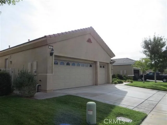 Unit for sale at 10925 Katepwa Street, Apple Valley, CA 92308