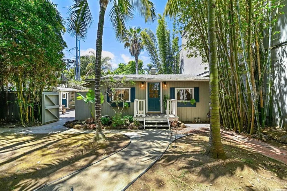 Unit for sale at 748 N Coast Highway 101, Encinitas, CA 92024