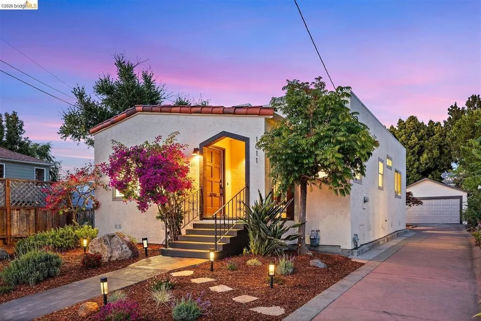 Unit for sale at 1011 Pomona Ave, Albany, CA 94706