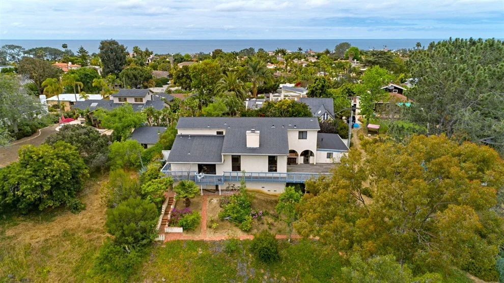 Unit for sale at 335 Ocean View Ave., Encinitas, CA 92024