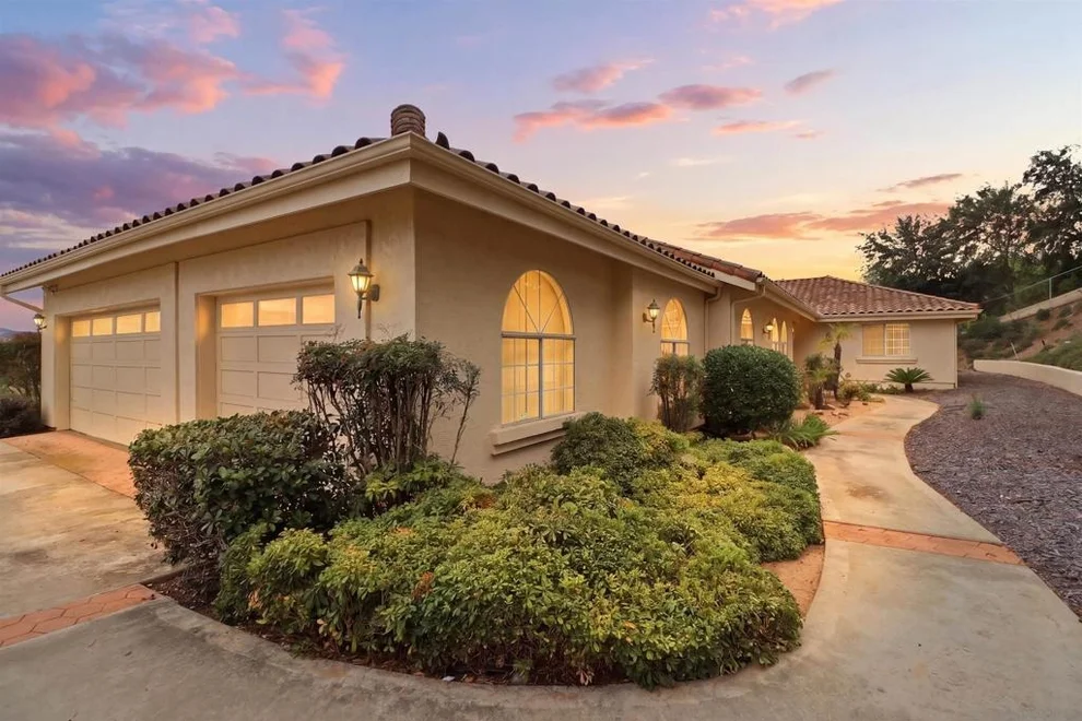 Unit for sale at 3844 Alta Vista, Fallbrook, CA 92028
