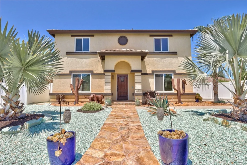 Unit for sale at 37283 Fallsgrove, Murrieta, CA 92563
