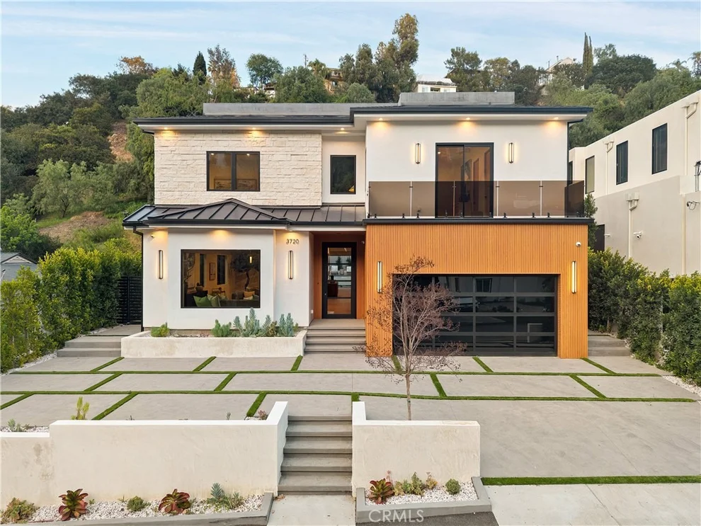 Unit for sale at 3720 Goodland Avenue, Studio City, CA 91604