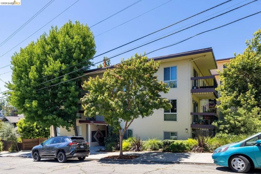 Unit for sale at 551 Jean St, Oakland, CA 94610