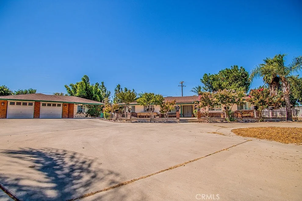 Unit for sale at 43087 Barnhill Road, Hemet, CA 92544