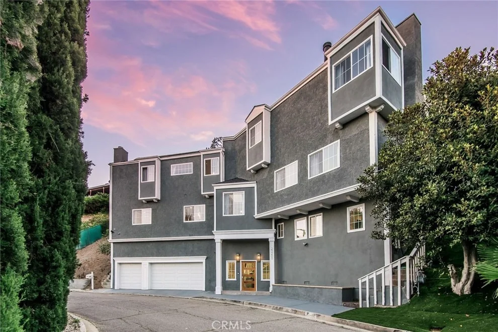 Unit for sale at 23200 Cass Avenue, Woodland Hills, CA 91364