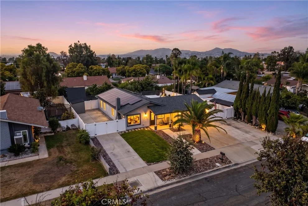Unit for sale at 843 W Francis, Corona, CA 92882