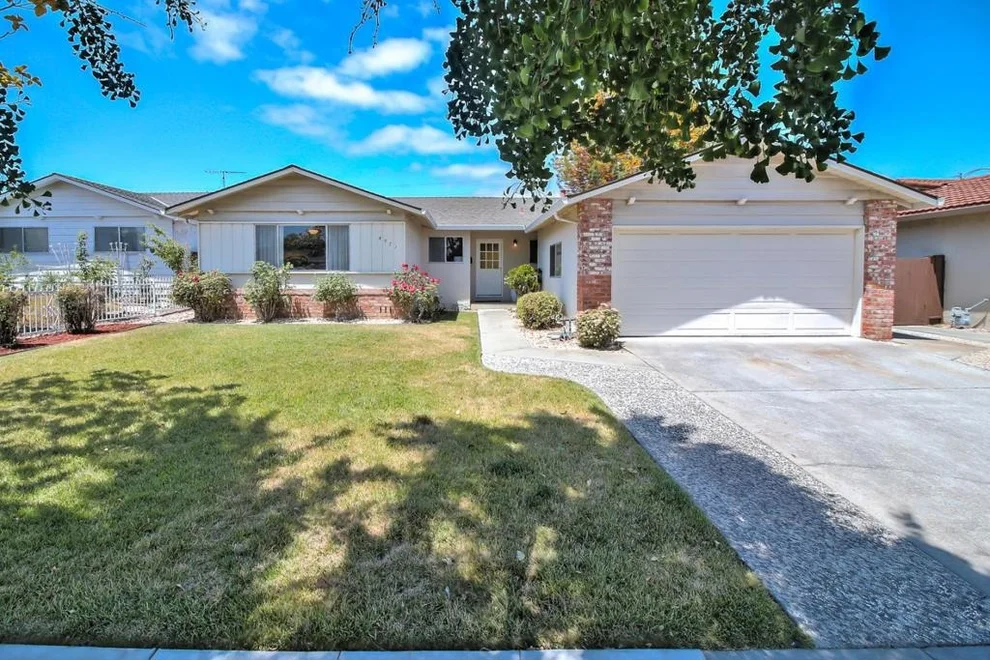 Unit for sale at 4971 Moorpark Avenue, San Jose, CA 95129