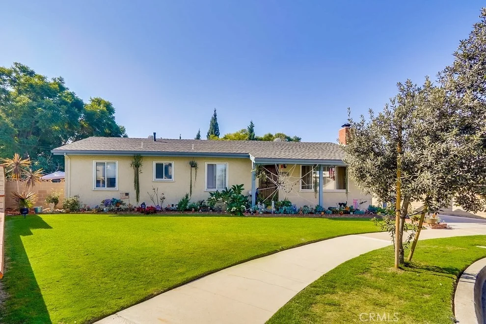 Unit for sale at 2780 W Russell Place, Anaheim, CA 92801
