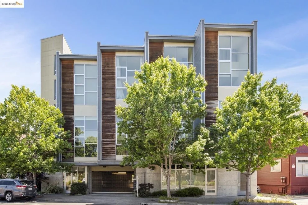 Unit for sale at 485 W Macarthur Blvd, Oakland, CA 94609