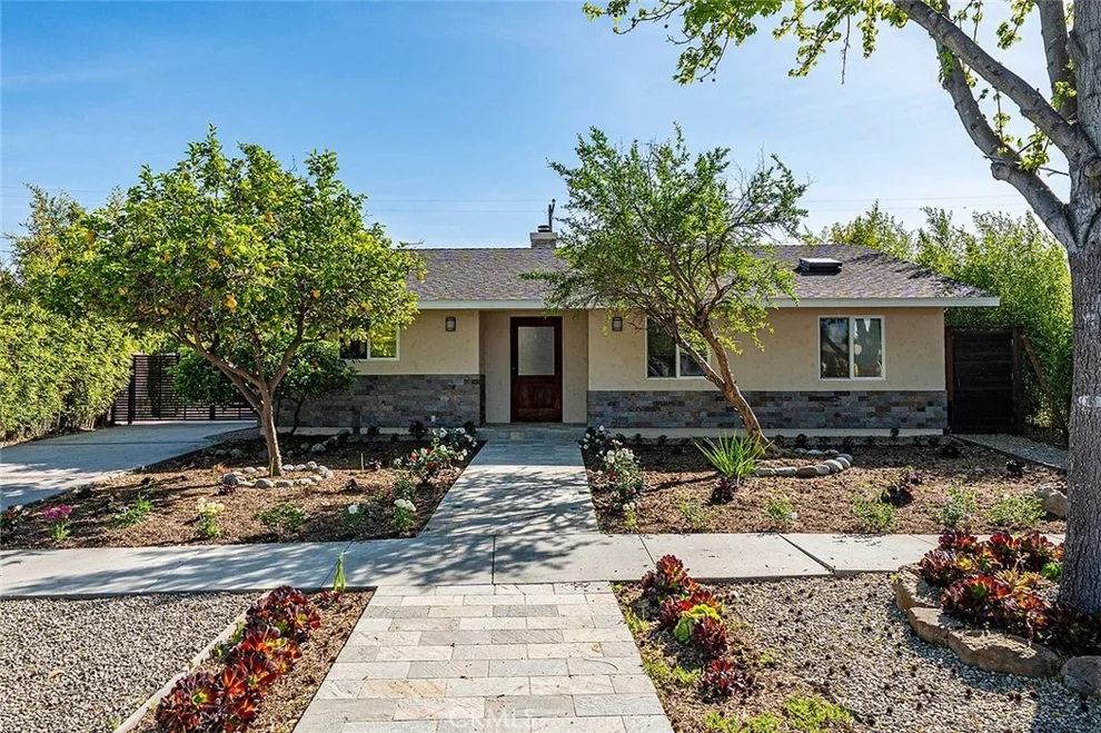 Unit for sale at 6152 E Rosebay Street, Long Beach, CA 90808