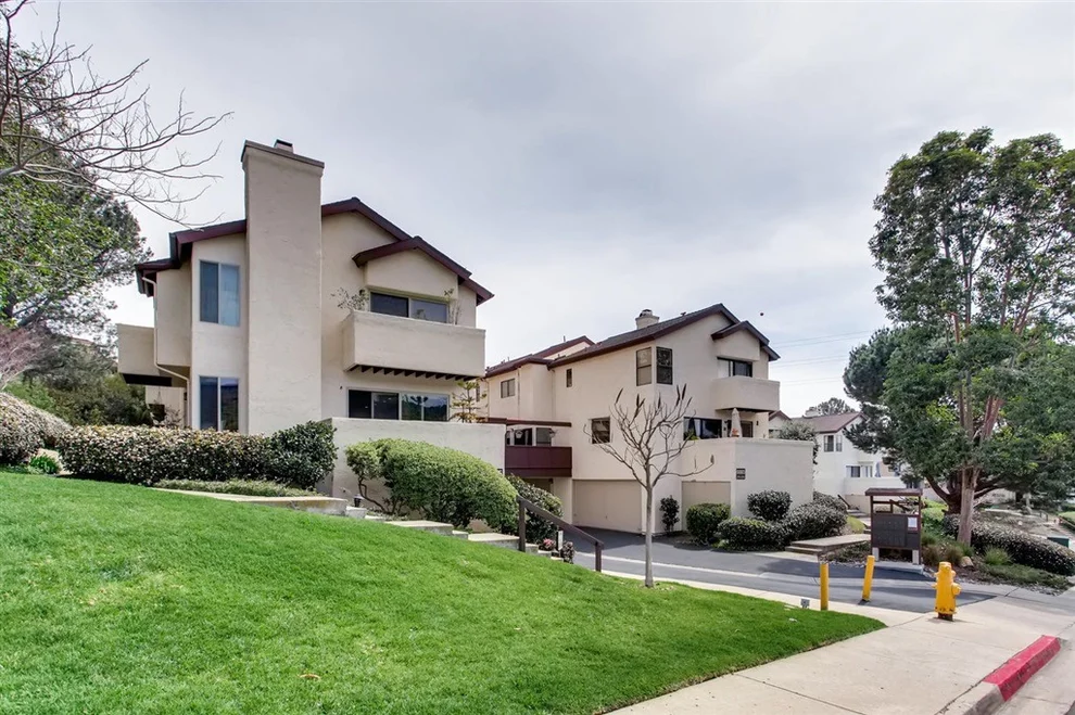 Unit for sale at 6665 Canyon Rim Row, San Diego, CA 92111
