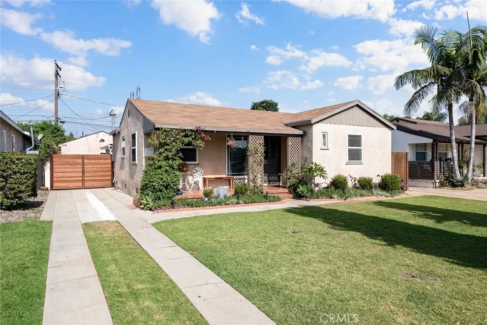 Unit for sale at 11333 Pennsylvania, South Gate, CA 90280