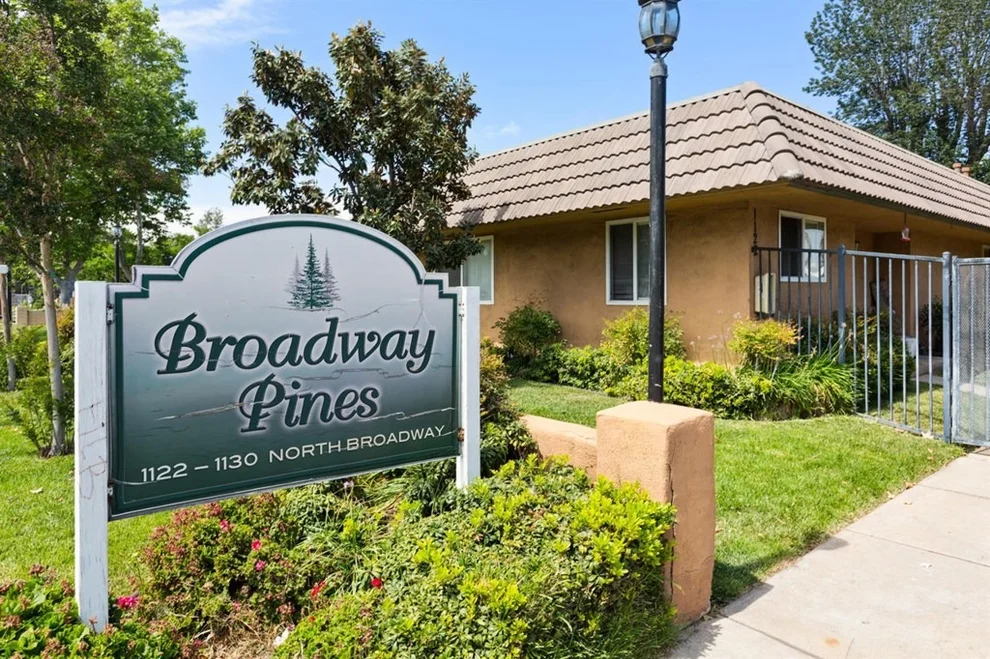 Unit for sale at 1122 N Broadway, Escondido, CA 92026