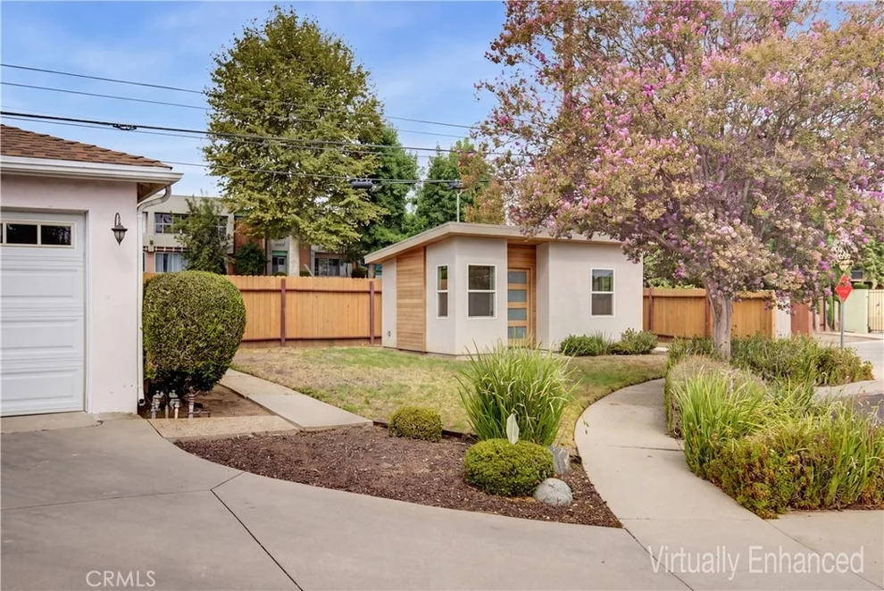 Unit for sale at 16858 Weddington Street, Encino, CA 91436